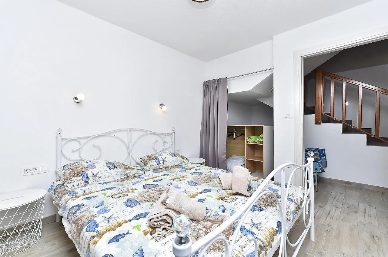 Casa Isabella 0*, Galizana Croatia