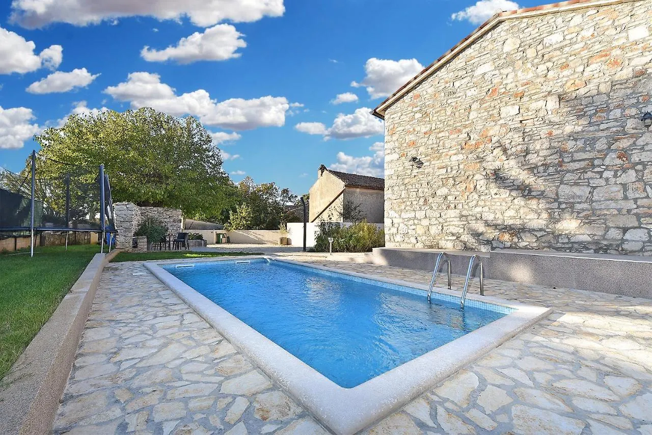 Casa Isabella 0*, Galizana