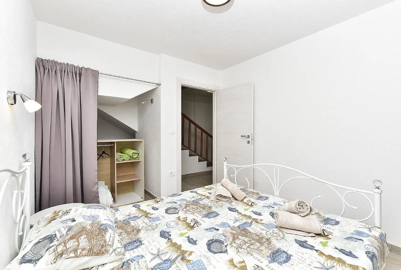 Casa Isabella 0*, Galizana Croatia